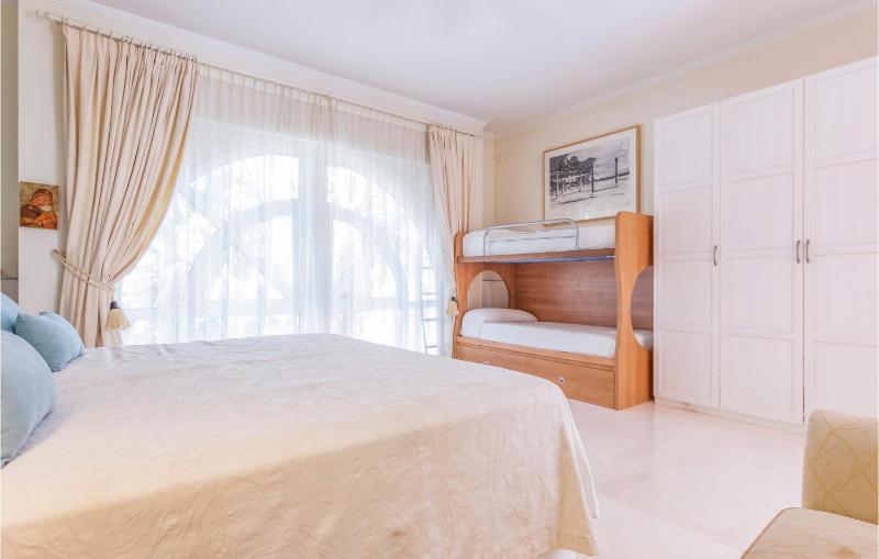 Luxurious Home In Málaga - image 32