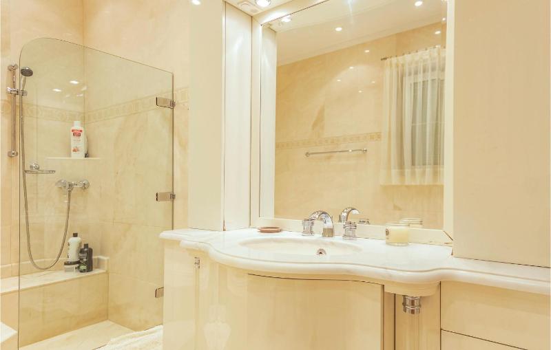 Luxurious Home In Málaga - image 5