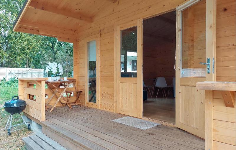 1 Bedroom Beach Front Home In Pobierowo - image 14