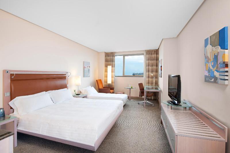 Double Room (2 Adults + 1 Child ) image 2