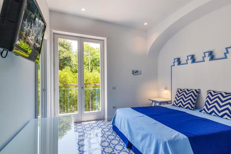 Double Room with Garden View image 1