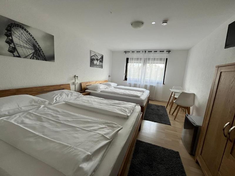Quadruple Room image 1