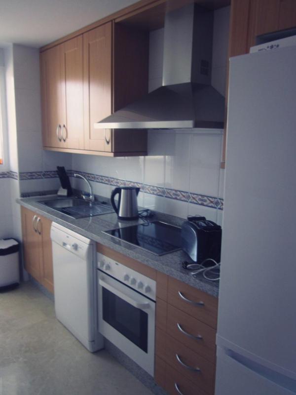 2108-Nice apt with pool close from beach and bars - image 18
