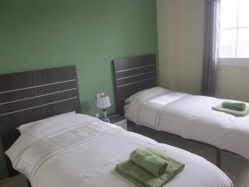 2108-Nice apt with pool close from beach and bars - image 23