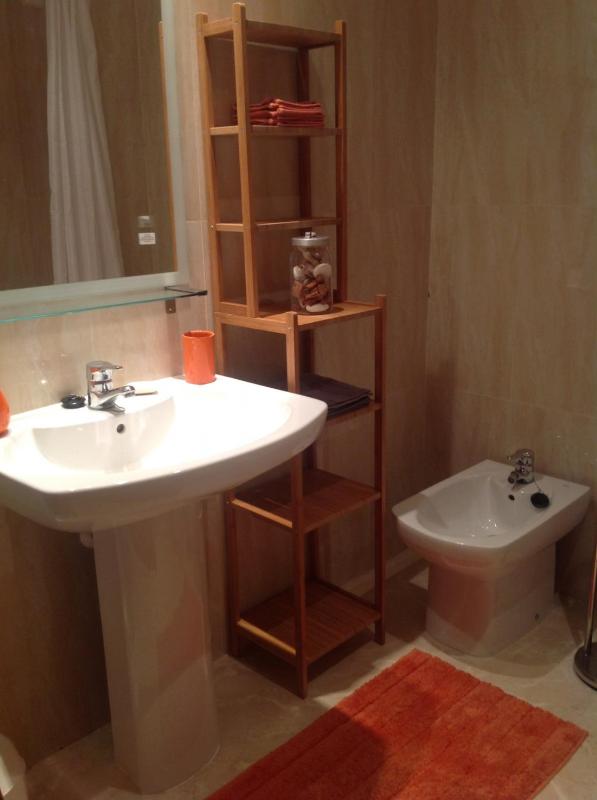 2108-Nice apt with pool close from beach and bars - image 24