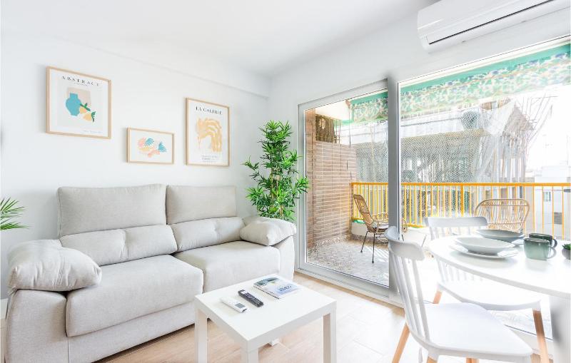 Awesome Apartment In Santa Pola With Wifi - image 15
