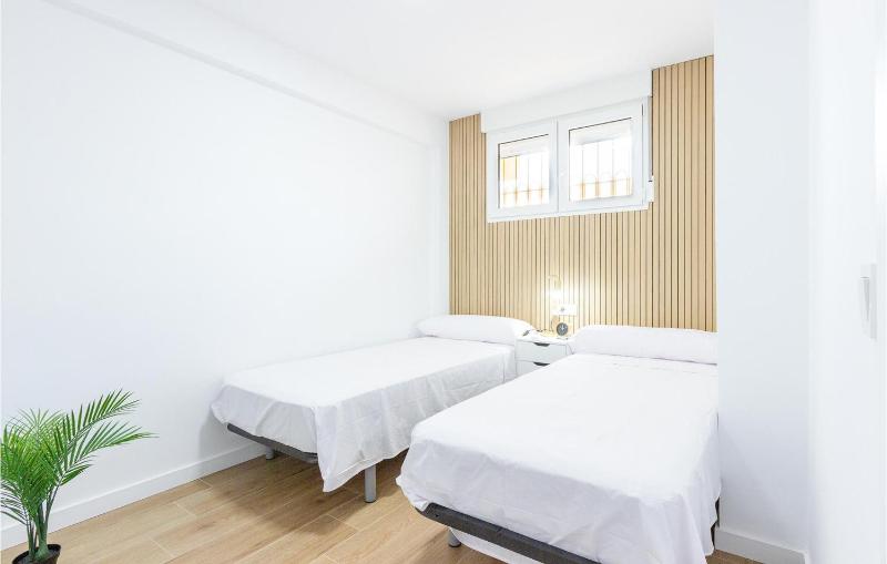 Awesome Apartment In Santa Pola With Wifi - image 22