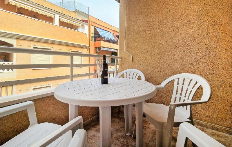 Awesome Apartment In Torrevieja With Wifi - image 10