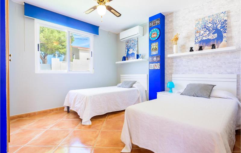 Amazing Home In Oropesa Del Mar - image 17