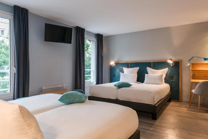 Quadruple Room image 3