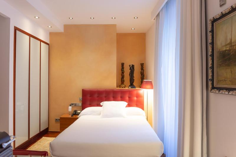 Single Room image 4