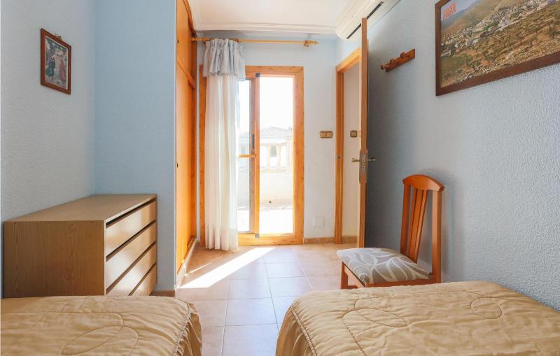 Awesome Home In Santa Pola With Wifi - image 10