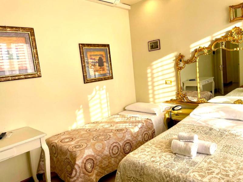 Triple Room image 4