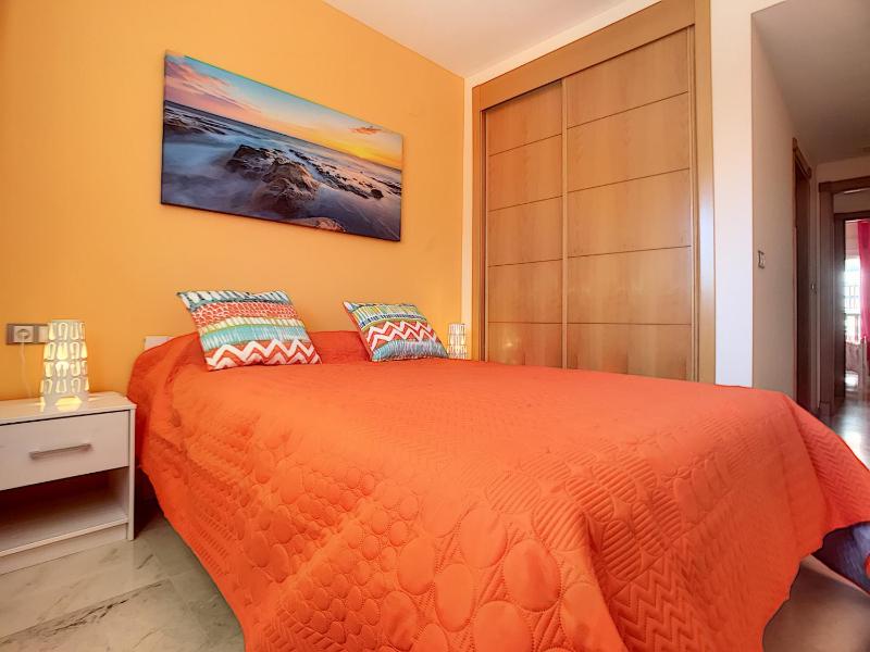 2239-Lovely 2 bedrooms with pool and paddle court - image 29