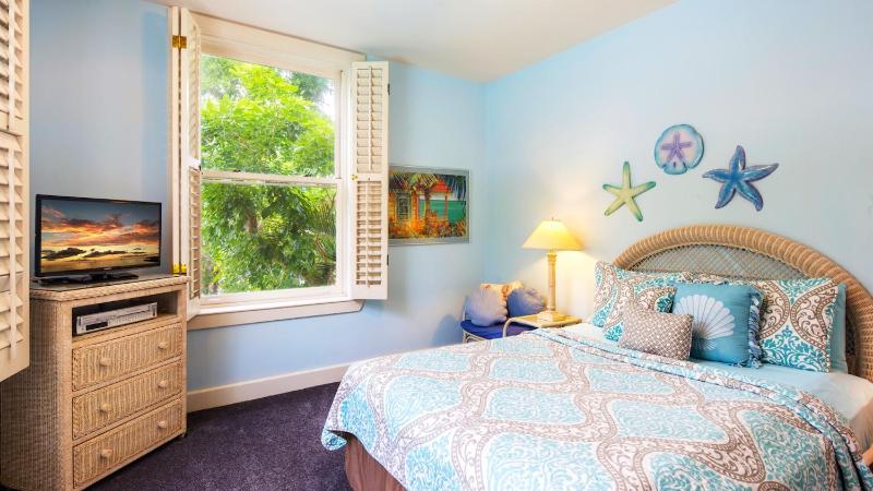 Promenade to Paradise by Last Key Realty - image 22