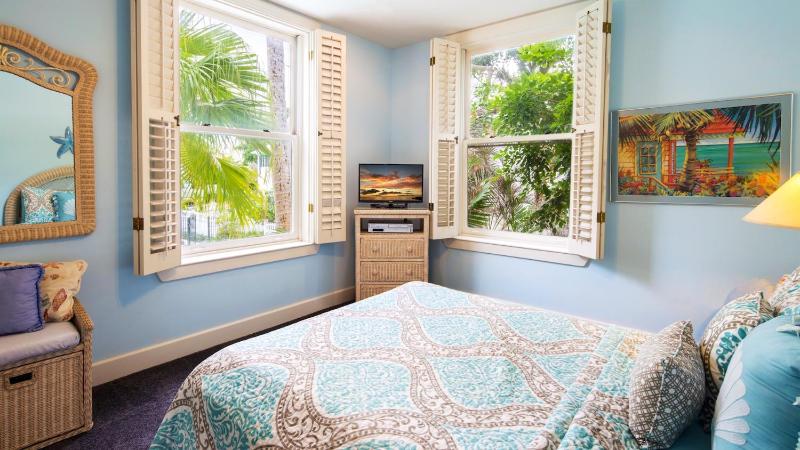 Promenade to Paradise by Last Key Realty - image 18