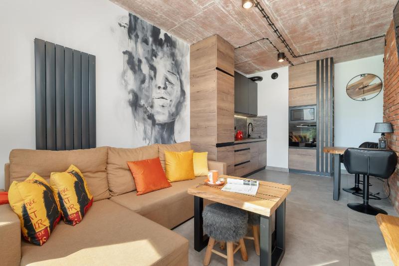Elegant Apartments with Balcony in Rzeszów by Noclegi Renters - image 1