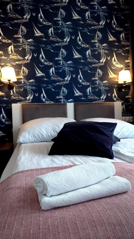 Double Room with Private Bathroom image 4