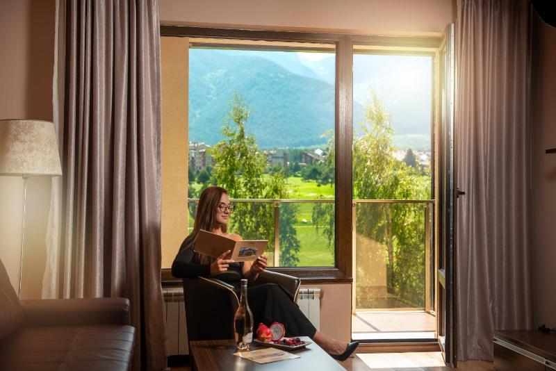One-Bedroom Lux Apartment image 4