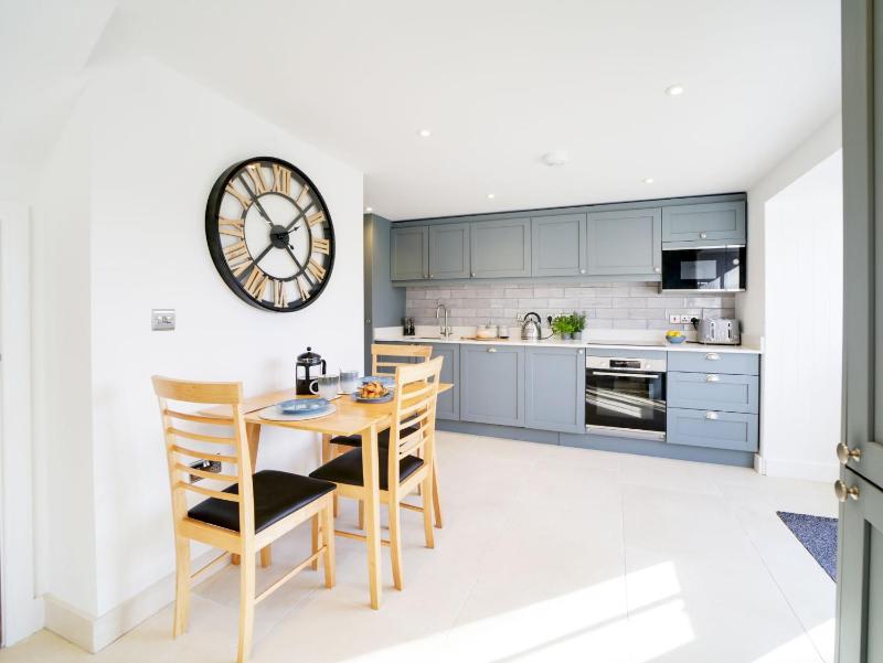 Starfish Cottage - image 15
