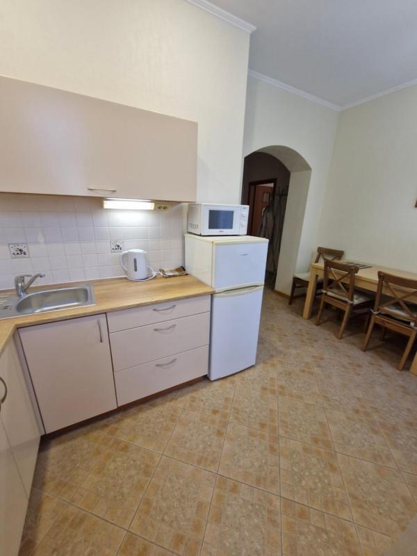 Standard Studio Apartment - Fourth Floor without Elevator image 3
