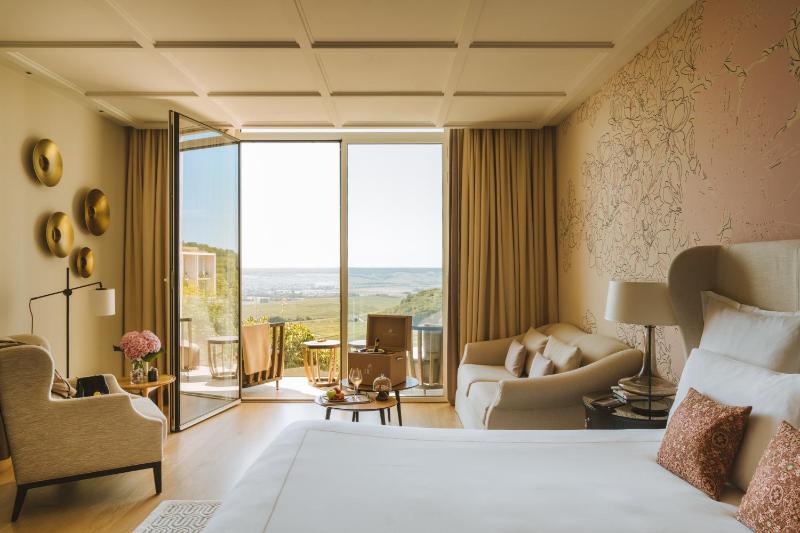 Royal Junior Suite image 1