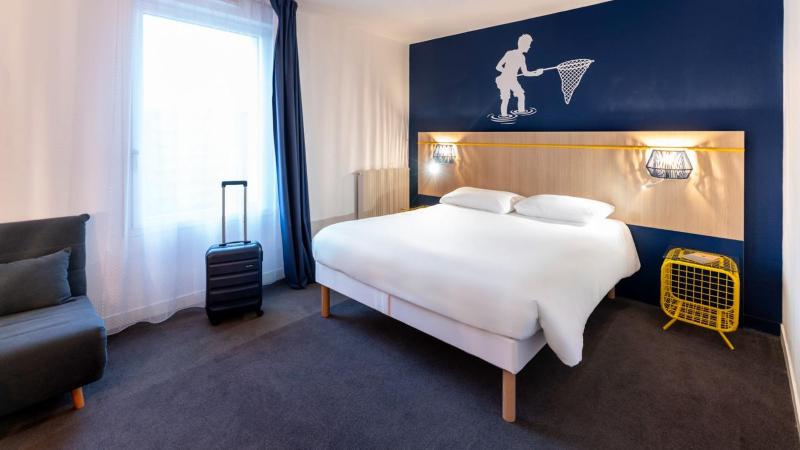 Standard Double Room image 4