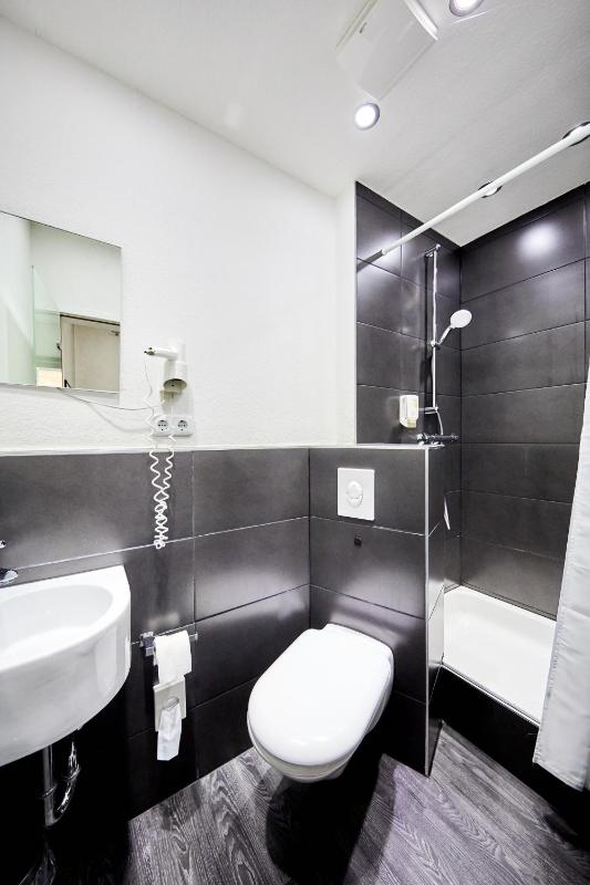Single Room image 2