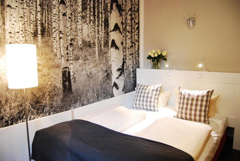 Single Room image 3