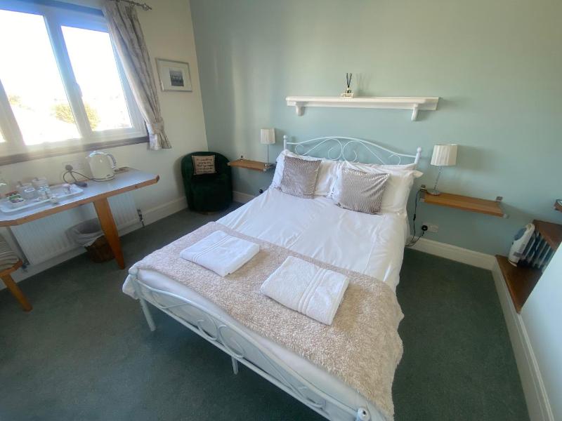 Double Room image 4