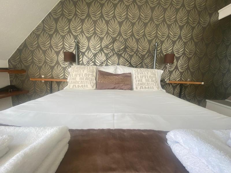 Standard Double Room with Sea View image 3