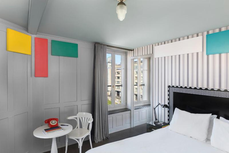 Large Double Room image 1