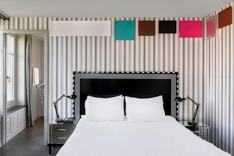 Large Double Room image 3