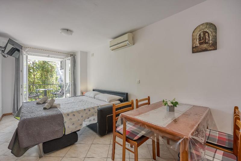 Apartments Orbanić - image 9