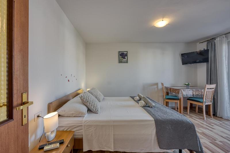 Apartments Orbanić - image 16