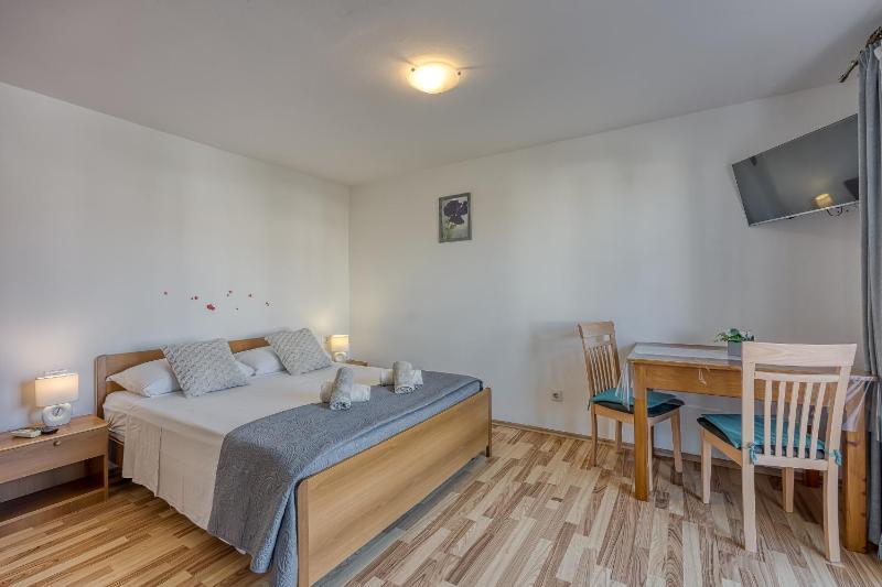 Apartments Orbanić - image 23