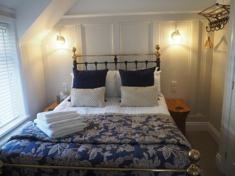 Double Room with Private Bathroom image 1