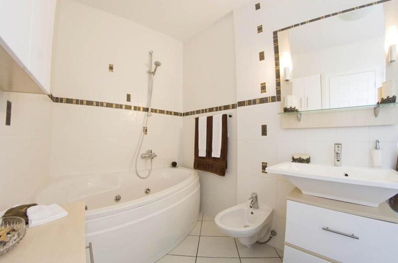 Four-Bedroom Holiday Home image 2