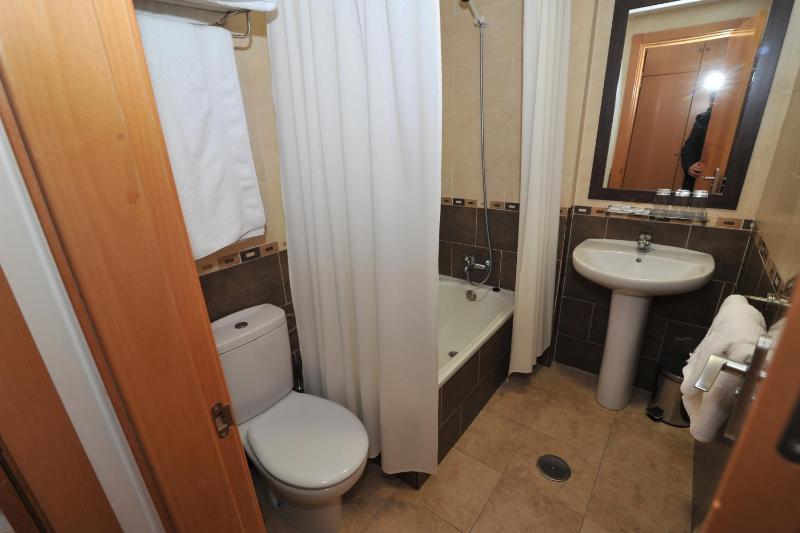 Triple Room image 4
