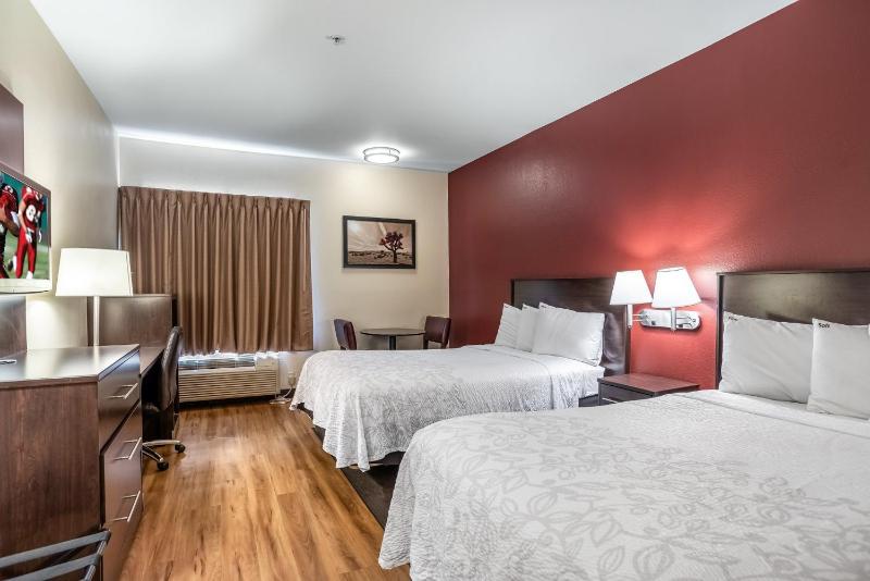 Standard Room with Two Queen Beds Smoke Free image 3