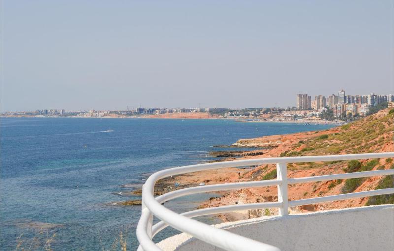 Beach Front Apartment In Orihuela Costa With Wifi - image 8