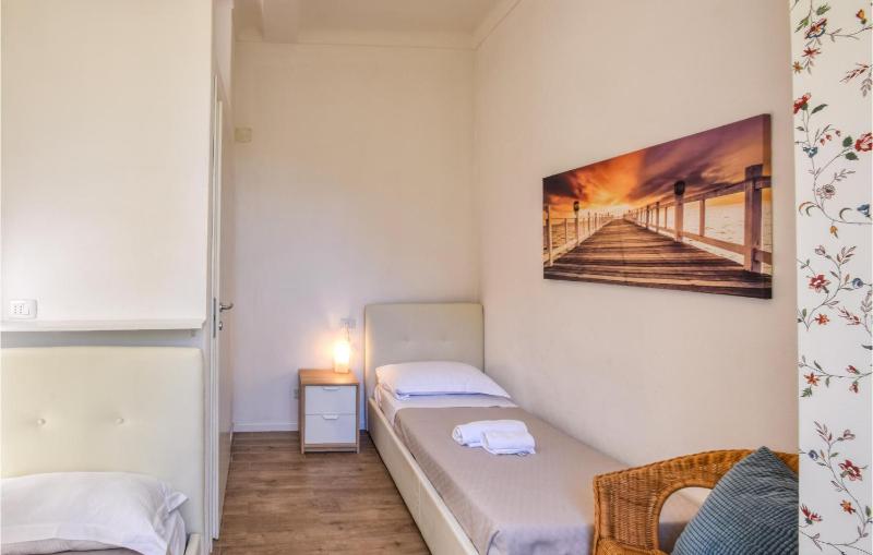 2 Bedroom Pet Friendly Apartment In Varazze - image 13