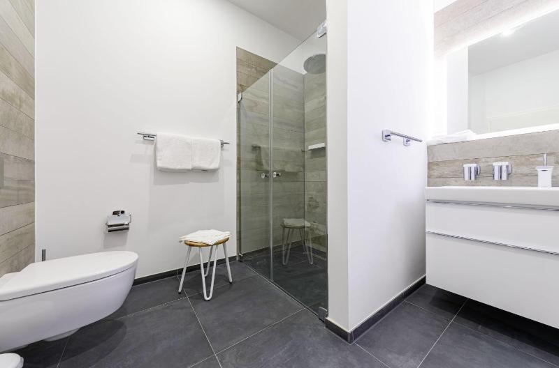 Admiralssuite - Exklusive 5-Sterne-Ferienwohnung mit Westbalkon in der Seefahrtsschule Wustrow - image 18