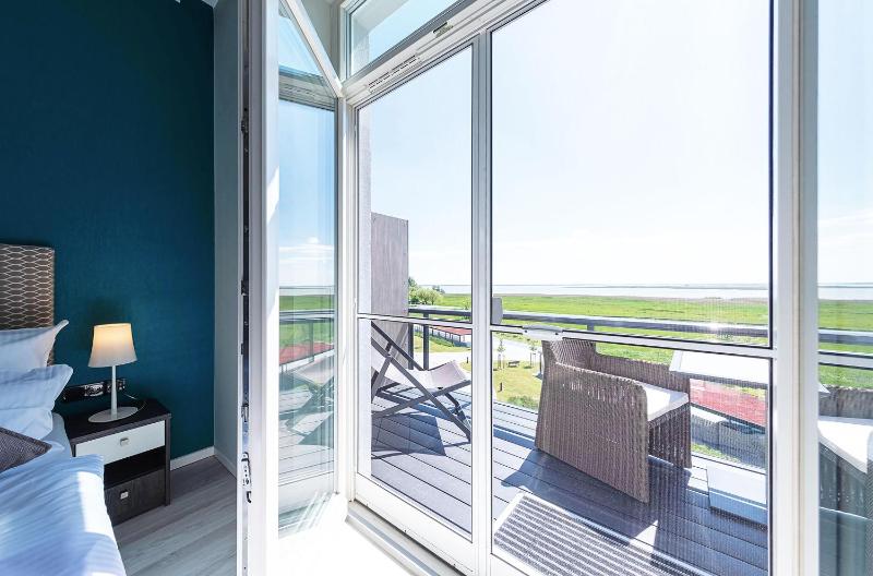 Ostseestern - 5-Sterne Ferienwohnung mit Südbalkon am Bodden - image 12