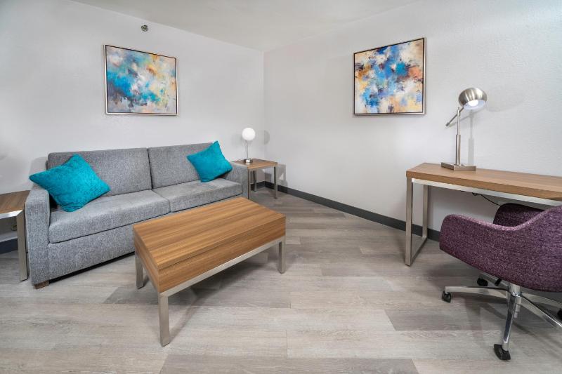 King Suite with Sofa Bed and Balcony image 2