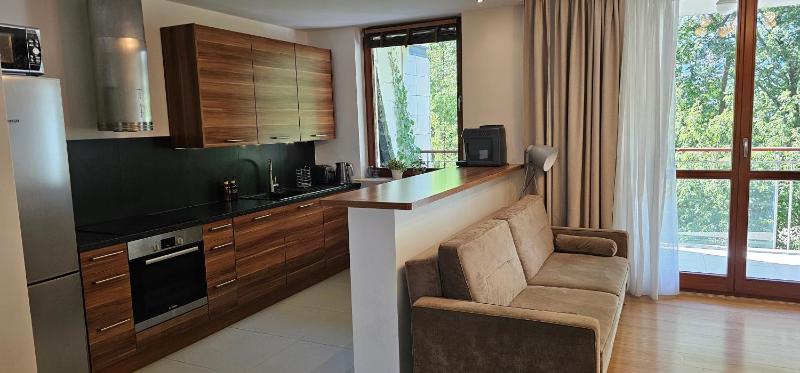 2 Bedrooms 7 Minutes from Airport - image 1