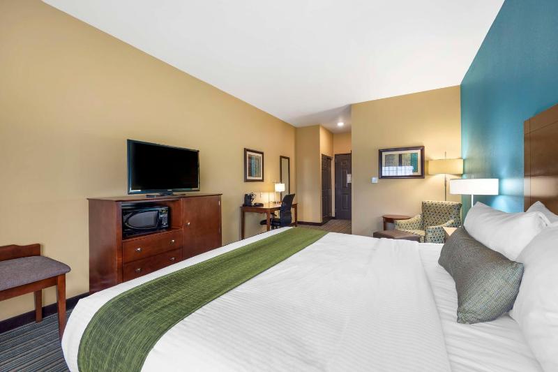 King Room image 4