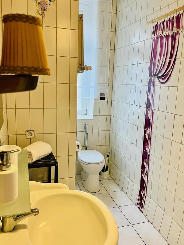 Quadruple Room with Shared Bathroom image 3