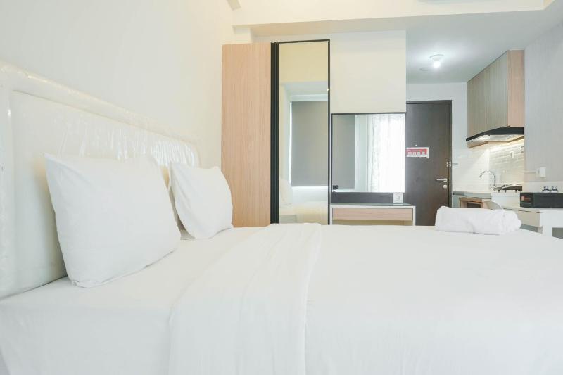Cozy Living Studio Apartment Mustika Golf Residence By Travelio - image 19