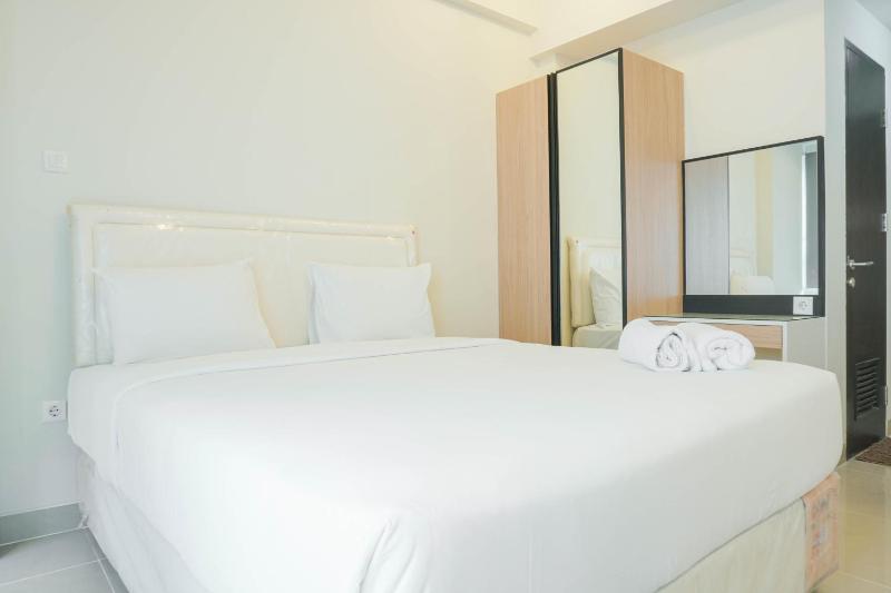 Cozy Living Studio Apartment Mustika Golf Residence By Travelio - image 9